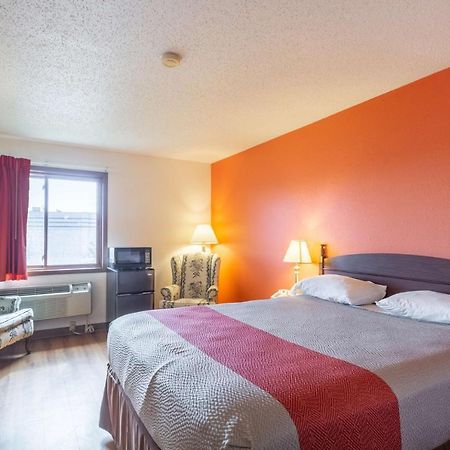 Motel 6-Saukville, Wi 外观 照片