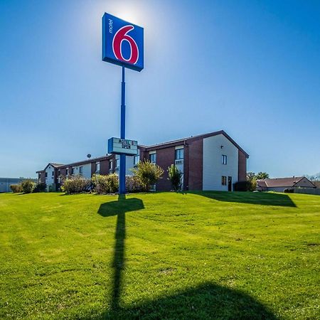 Motel 6-Saukville, Wi 外观 照片