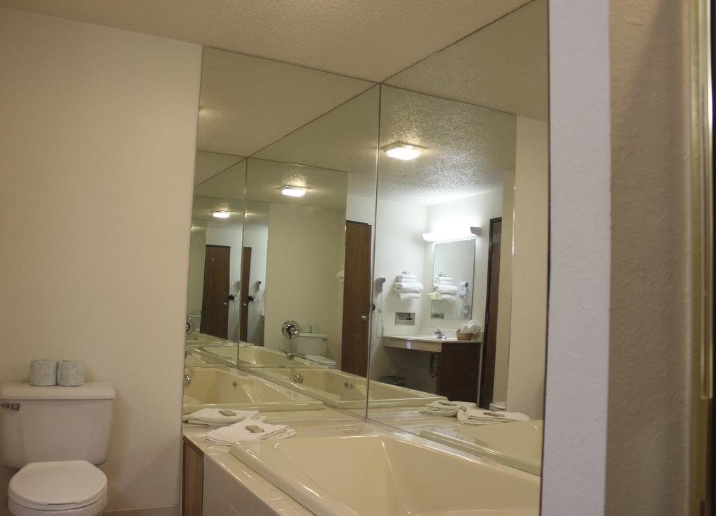 Motel 6-Saukville, Wi 外观 照片