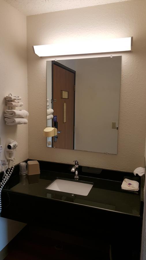Motel 6-Saukville, Wi 外观 照片