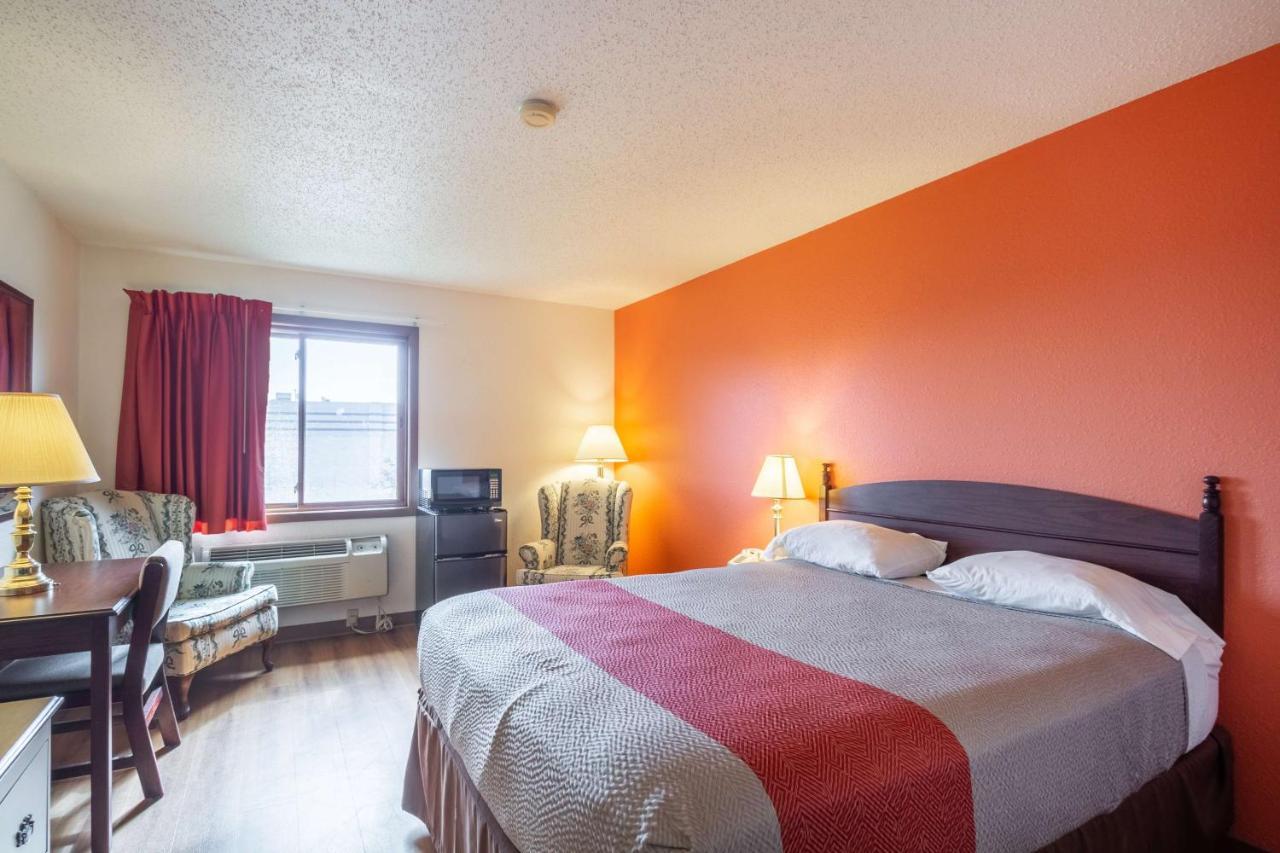 Motel 6-Saukville, Wi 外观 照片