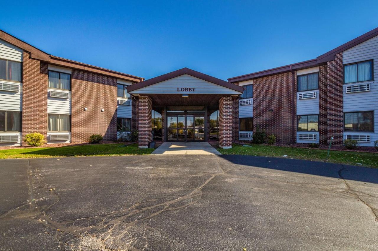 Motel 6-Saukville, Wi 外观 照片