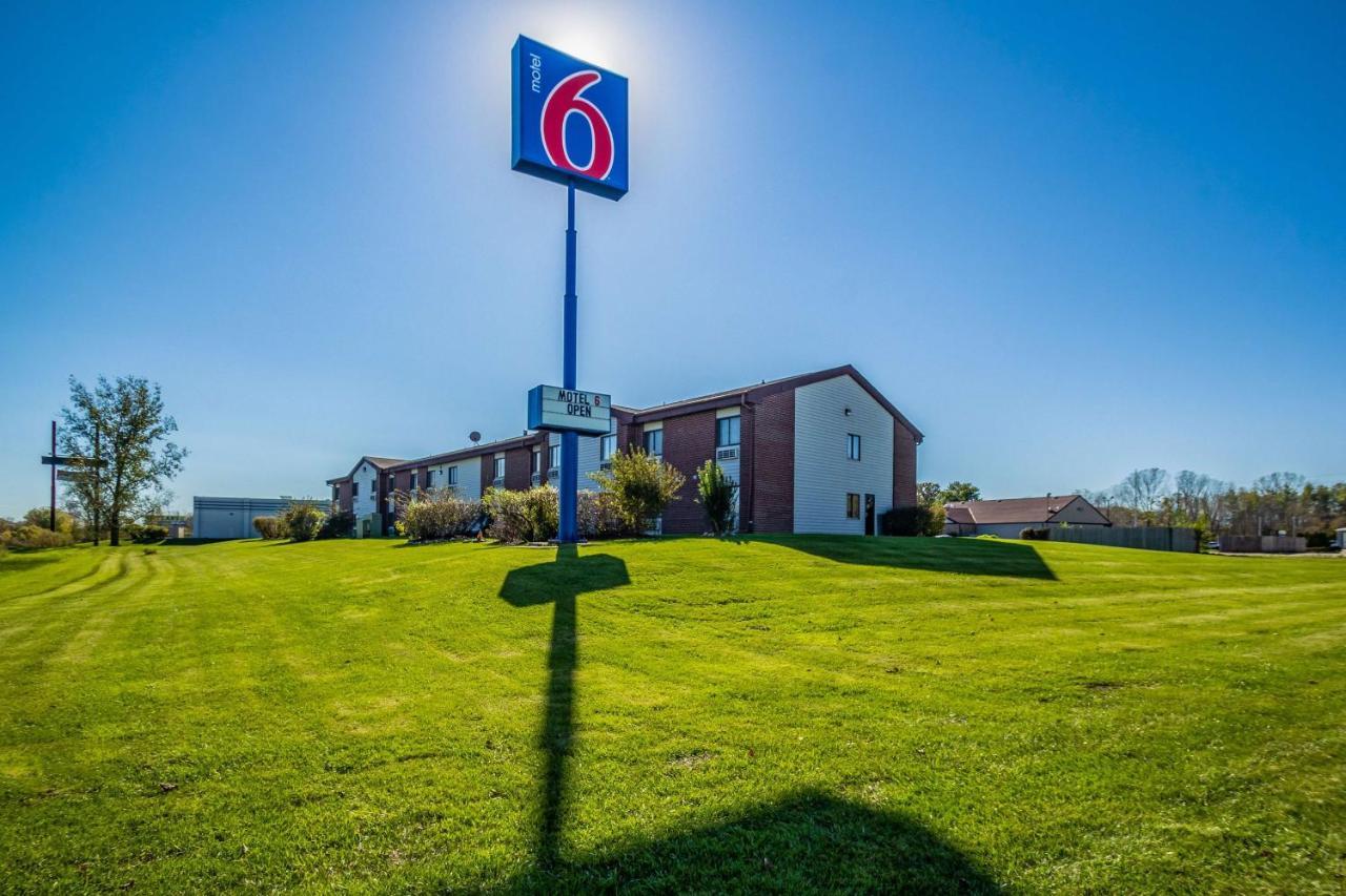 Motel 6-Saukville, Wi 外观 照片