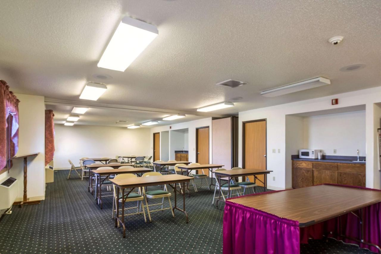 Motel 6-Saukville, Wi 外观 照片